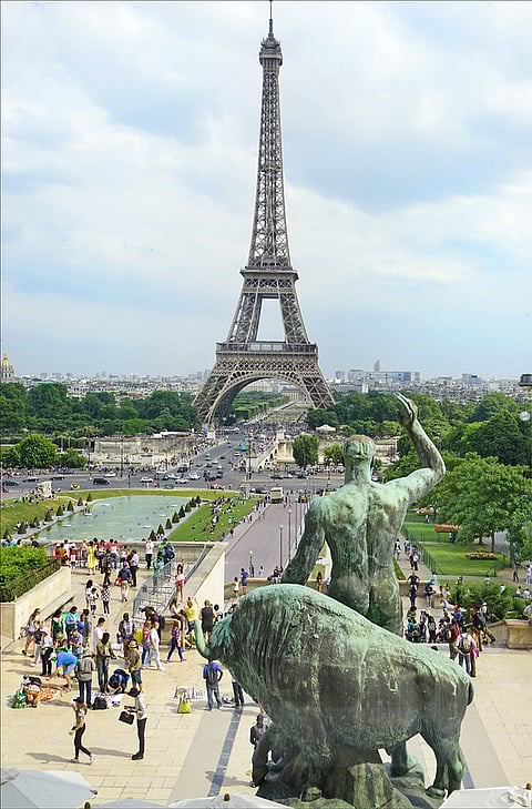 A view of the Eiffel Tower from Jardins de Trocadero
