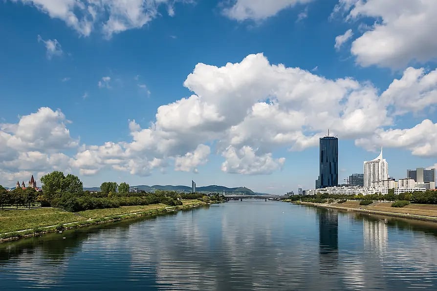Danube offers relaxation in Vienna in the summer