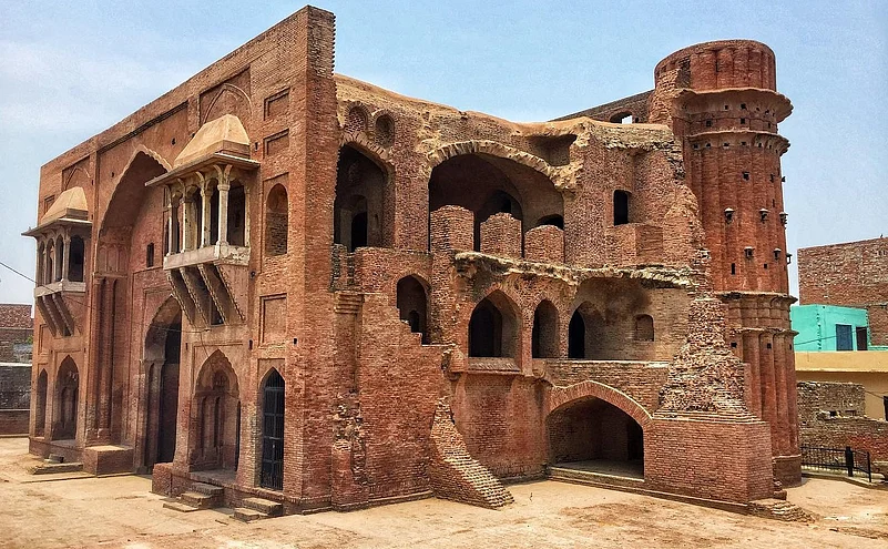 The sarai at Gharaunda Haryana