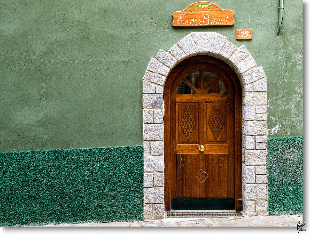 Wine Windows have an interesting history of origin