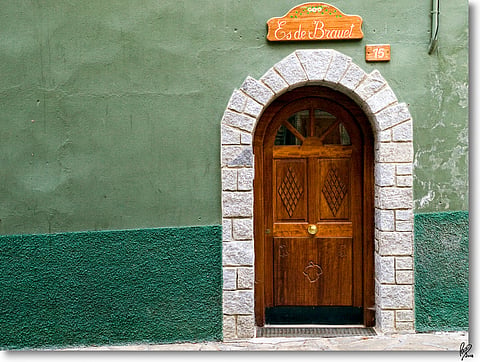 Wine Windows have an interesting history of origin