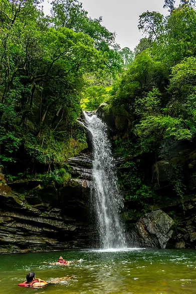 Shutterstock : Bhalu Gaad Waterfall, Mukteshwar