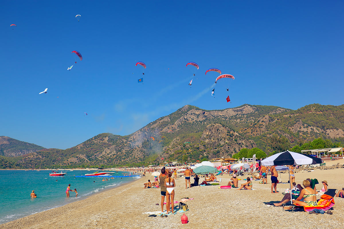 Ölüdeniz welcomes hordes of tourists during summer