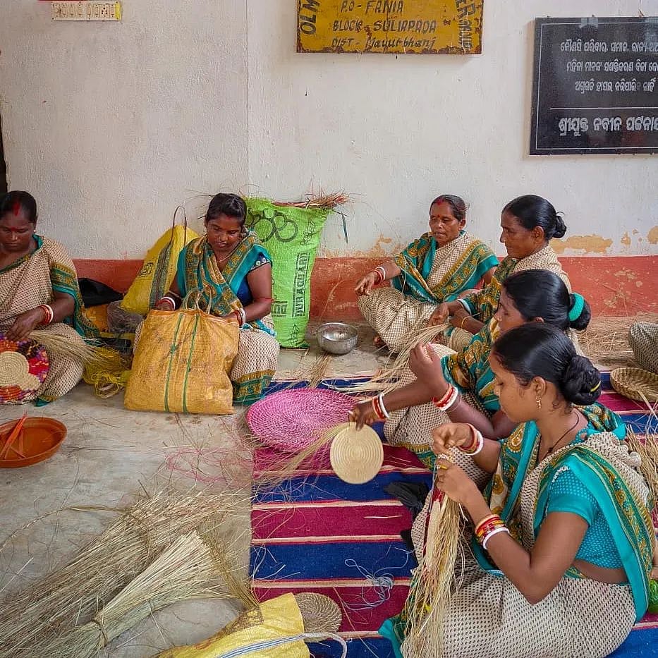 The Sabai artisans at work