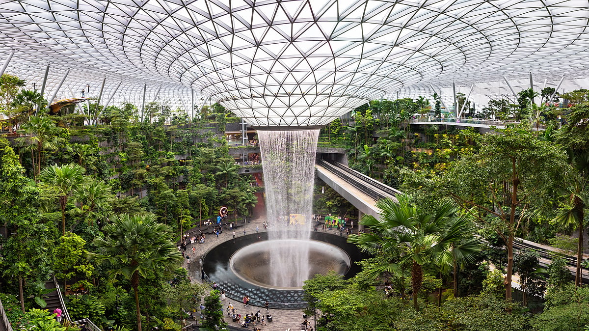 The HSBC Rain Vortex at the Jewel Changi Airport