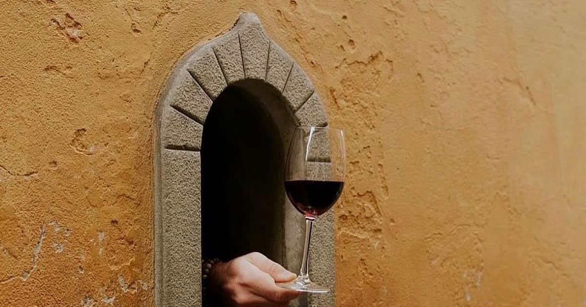 Wine Window Rome The Wine Windows Of Italy