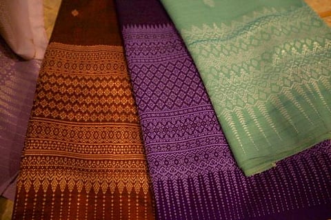 Pha mai yok dok textiles