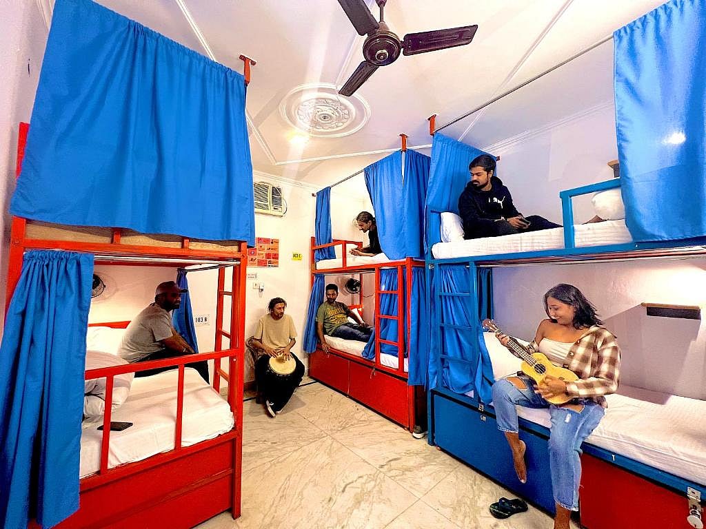 A mixed-gender dormitory at Live Free Hostel