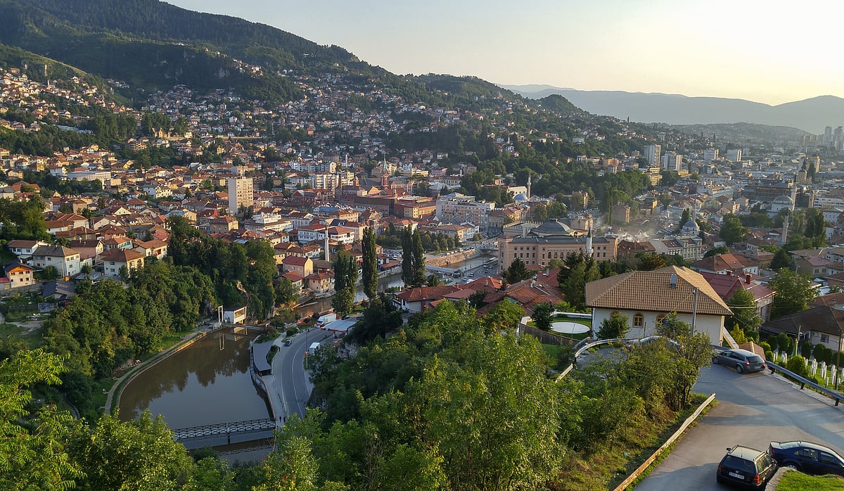 Aleksandr Petukhov/Wikimedia Commons : View of Sarajevo from Yellow Fortress