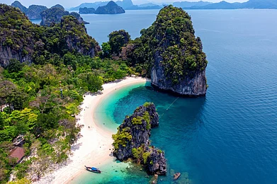 Guitar photographer/Shutterstock : Koh Hong island in Krabi