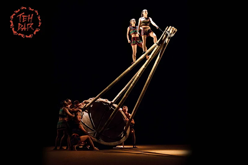 A performance by Lune Production artistes