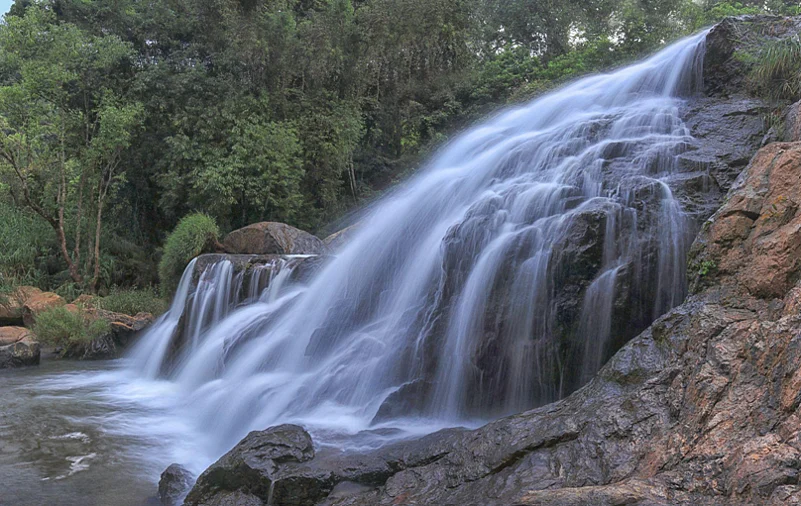 The cascading Catherine Falls