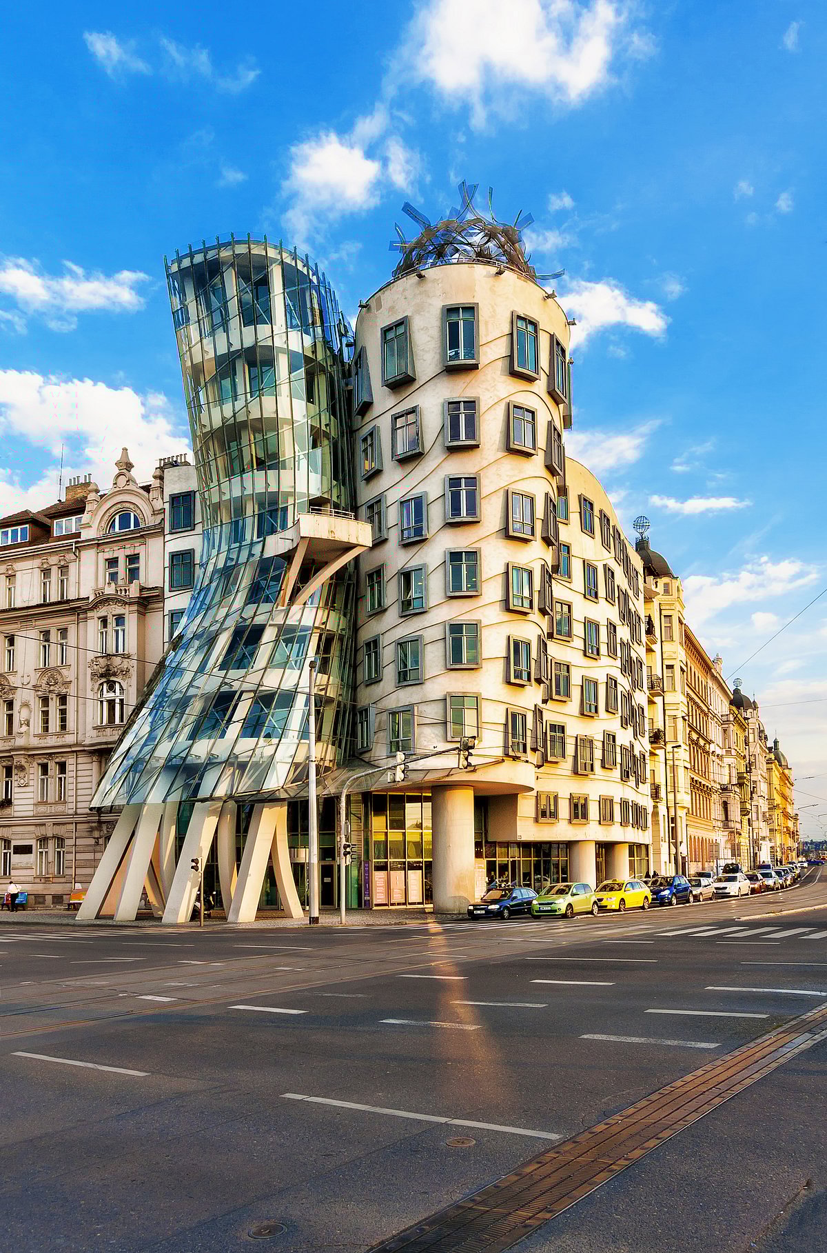 Shutterstock : A look at The Dancing Building, Prague