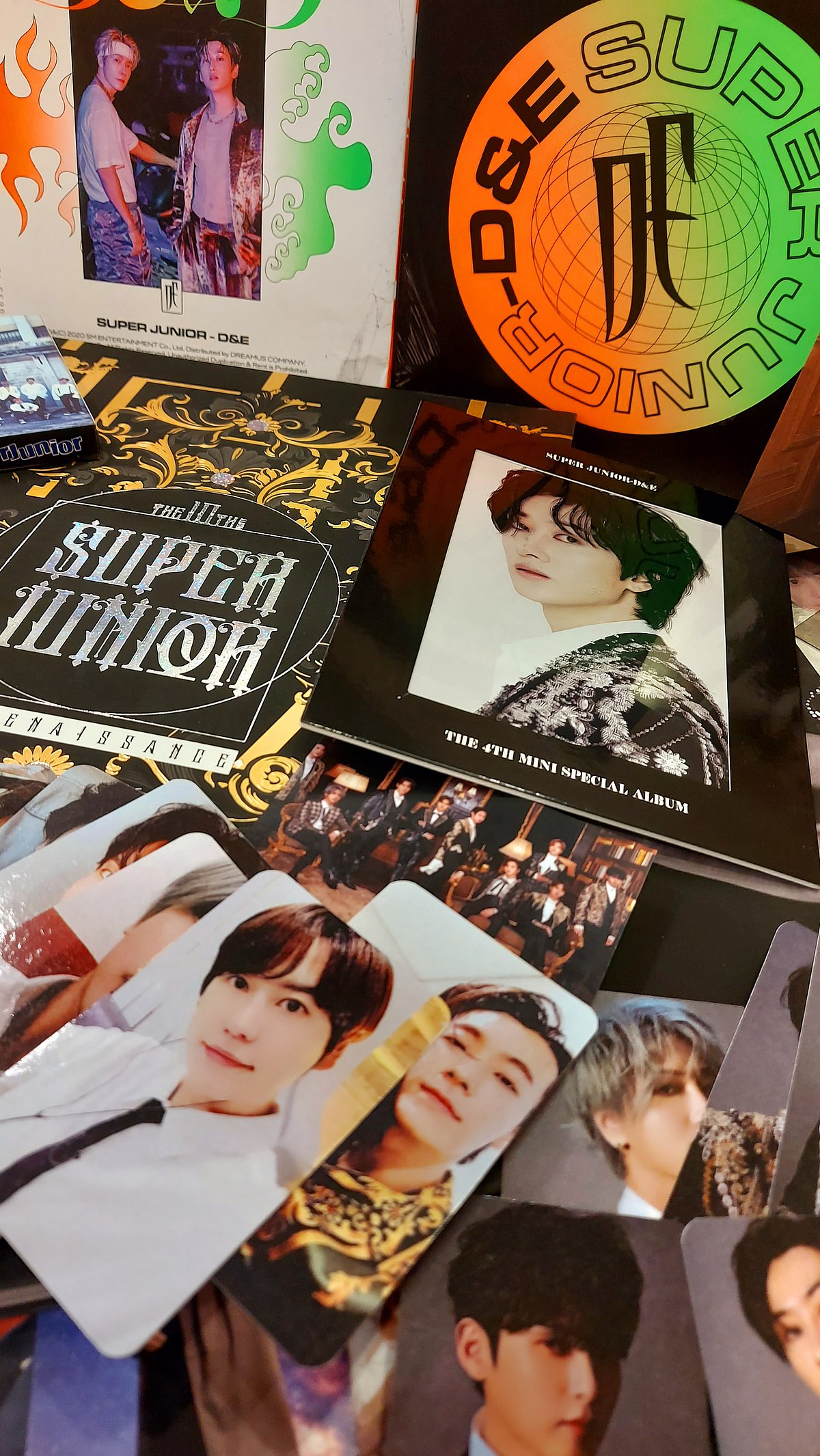 Shutterstock : KPOP album collection from a South Korean boy group, Super Junior