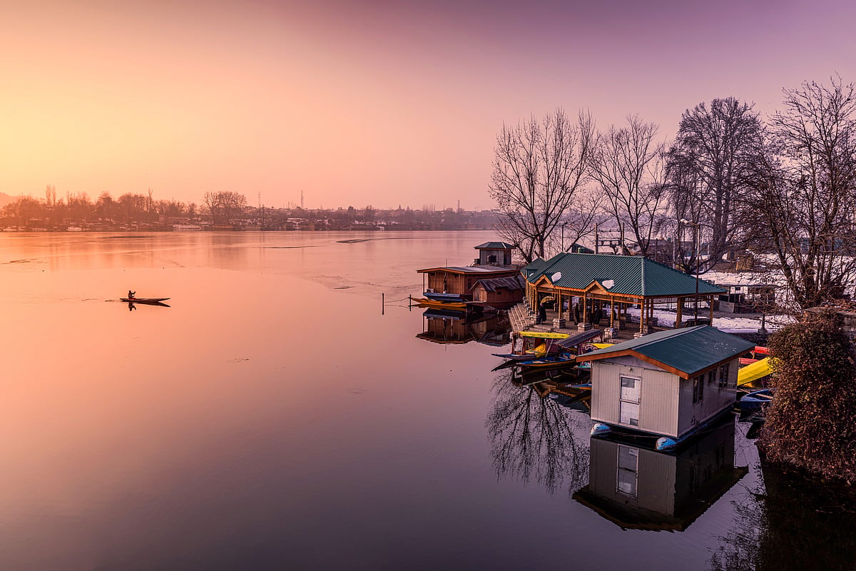 Nigeen Lake