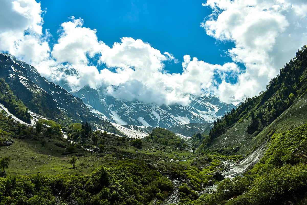 Views from the Beas Kund trek