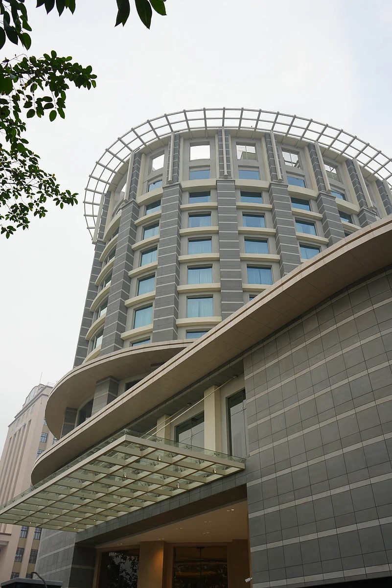 Lyfe has a unique cylindrical structure