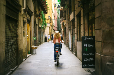 Shutterstock : Intrepid Travel specialises in curating small group tours