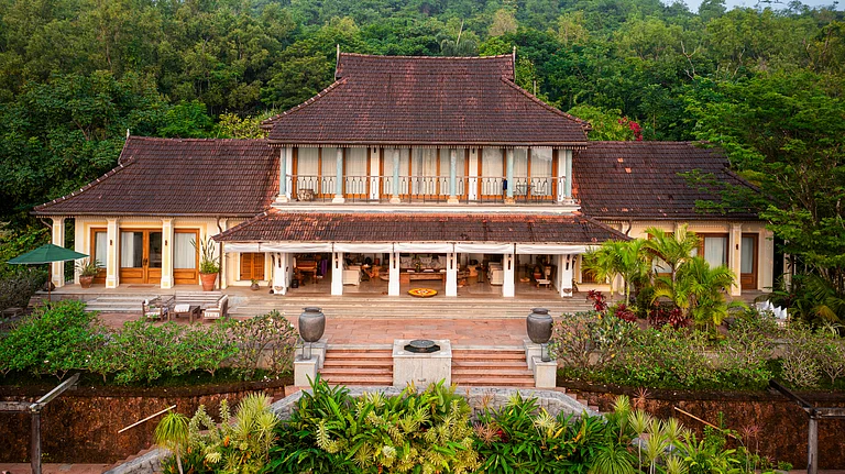 The estate spans 20 acres, - Kahani Paradise