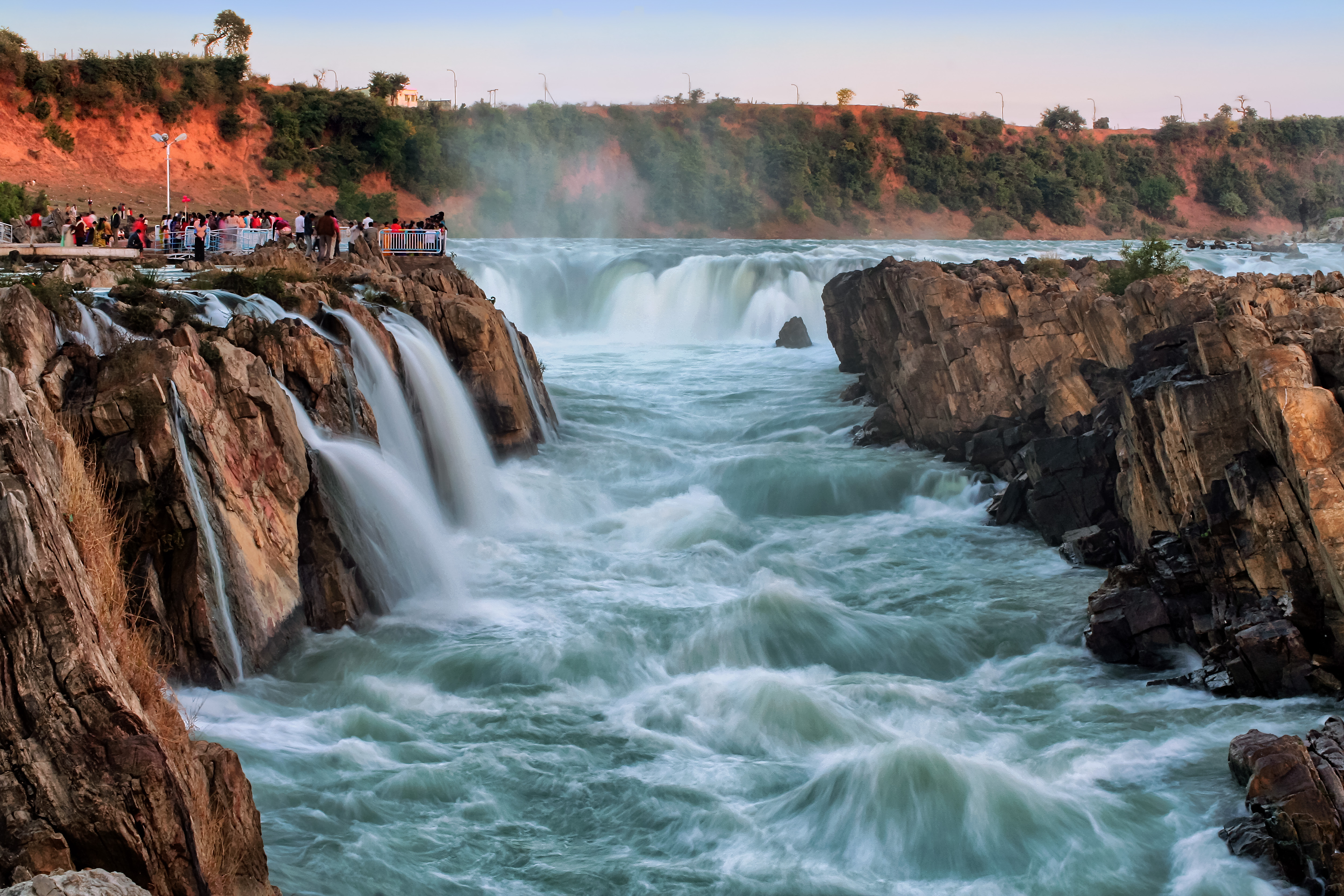 Located on the periphery of Narmada River in Bhedaghat, this waterfall pours down from a height of approximately 98 feet