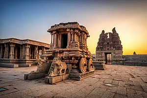 ImagesofIndia/Shutterstock : Vijaya Vitthala Temple in Hampi