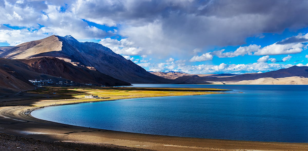 Panorama of Himalayan lake Tso Moriri 