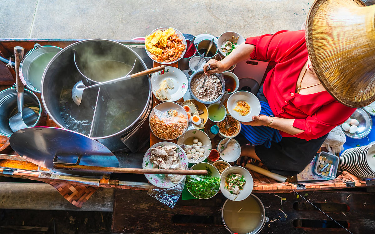 The dish was brought by Chinese merchants in the Ayutthaya era