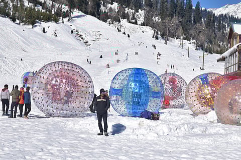 Zorbing, Solang Valley