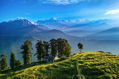 Shutterstock : Beautiful views of the Himalayas from Uttarakhand