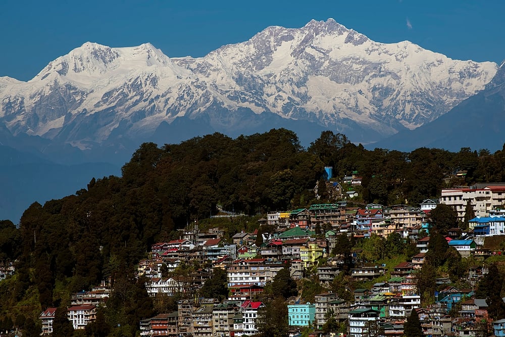 The stunning Singalila Range forms the backdrop for Darjeeling town