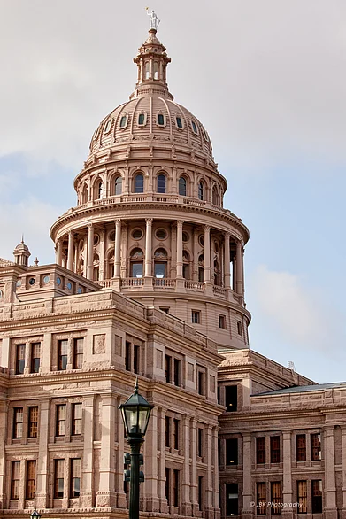 Shutterstock : Texas Capitol Building in Austin, Texas