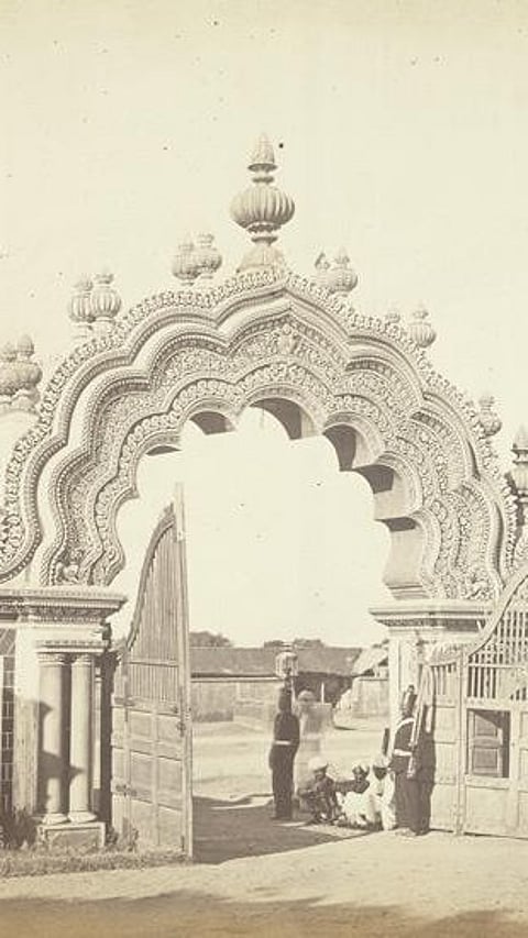 Old print of the arched entrance of Lokranjan Mahal