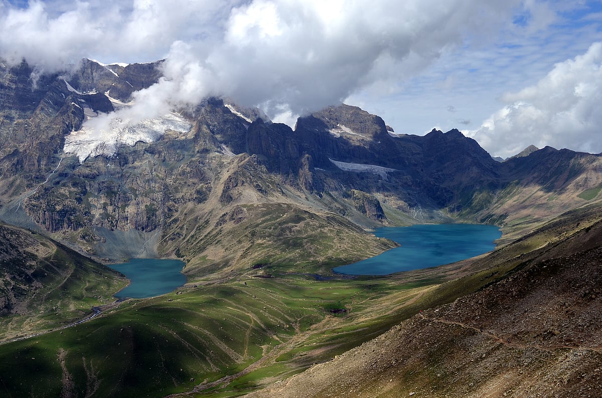 Nundkhol and Gangabal lakes captured in one photograph