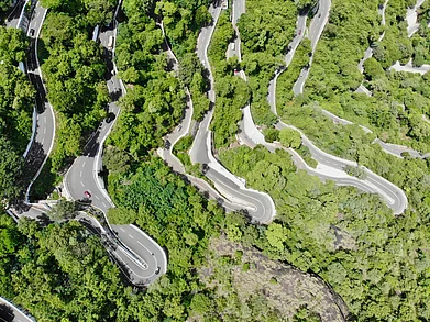 sridhar.prabhakar/Shutterstock.com : The hairpin bends which lead to Yercaud