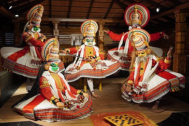 Surya S Nair/Shutterstock.com : Kathakali performers in Kerala