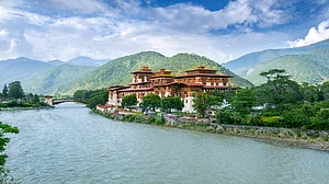 Shutterstock : Punakha Dzong Monastery, Bhutan