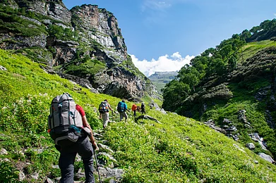 Shutterstock : Landscape of Hampta Valley, Himachal Pradesh