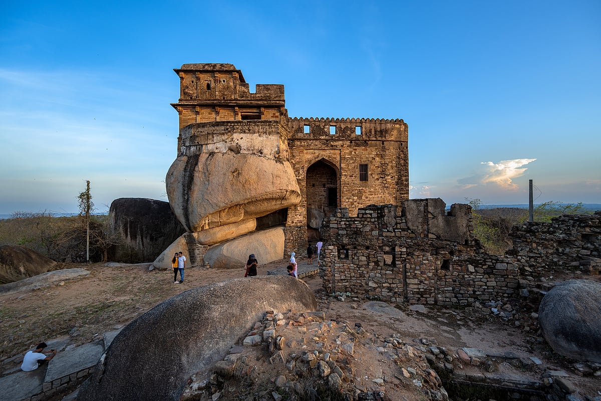 A front view of Madan Mahal