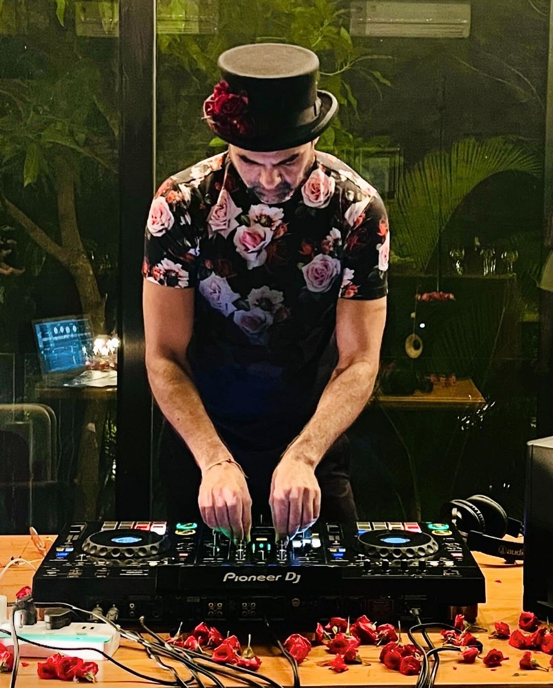 Abhay Deol spinning at a music night