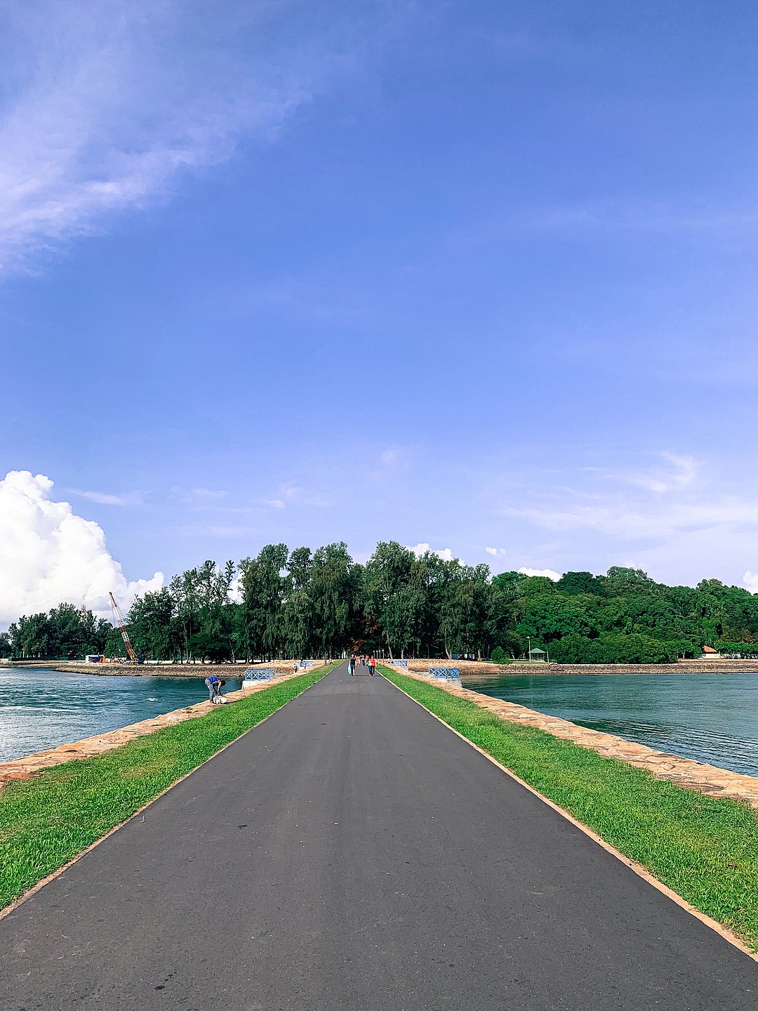 Land bridge connecting Lazarus Island and St John Island off Singapore