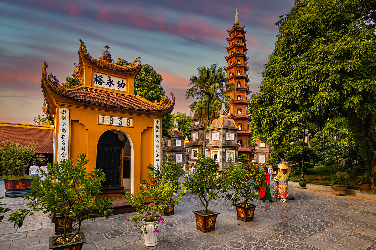 A view of Tran Quoc Pagoda