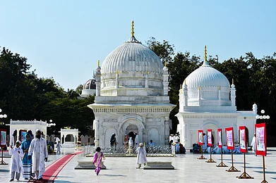 Shutterstock : A view of the Dargah-e-Hakimi of Burhanpur