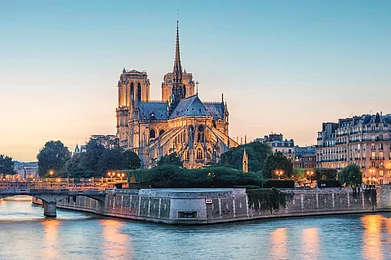 Shutterstock.com : The Notre-Dame Cathedral will reopen on December 8, 2024