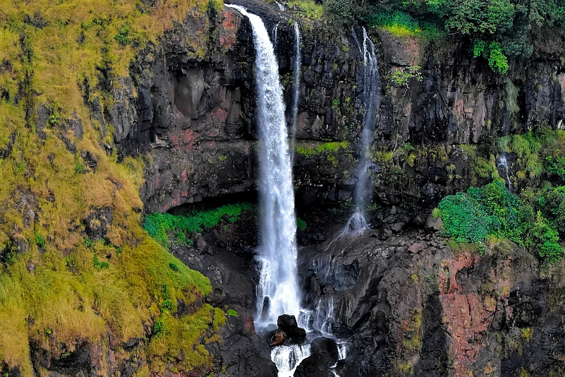 The beautiful Lingmala Waterfall in Mahabaleshwar