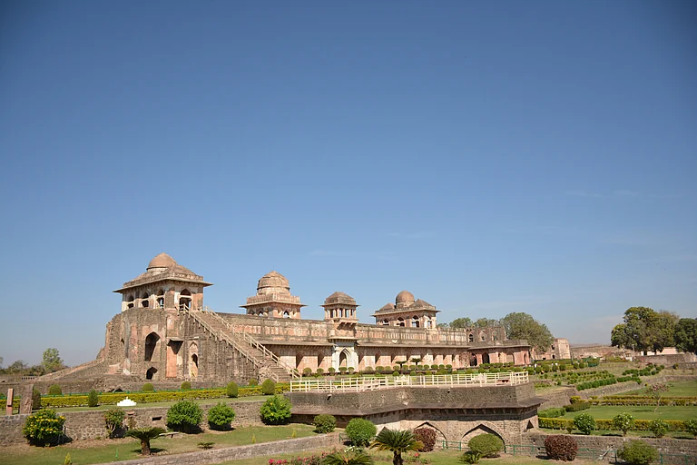 Jahaz Mahal or the Ship Palace of Mandu - Unsplash