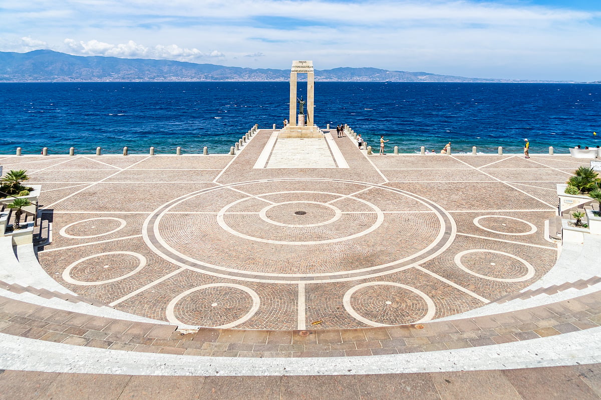 The Arena dello Stretto is a modern theatre built in imitation of the ancient Greek theatres in Reggio di Calabria