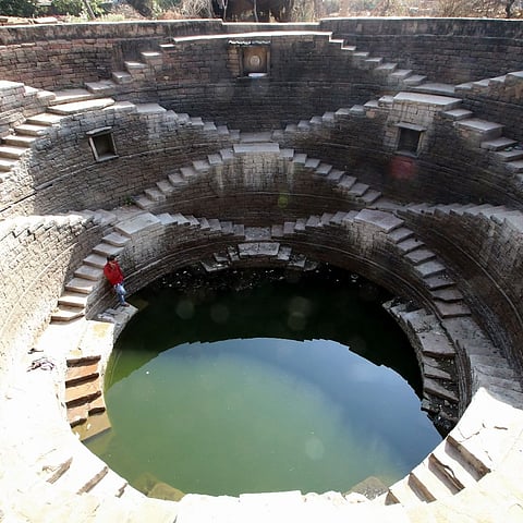Battisi Baoli of Chanderi