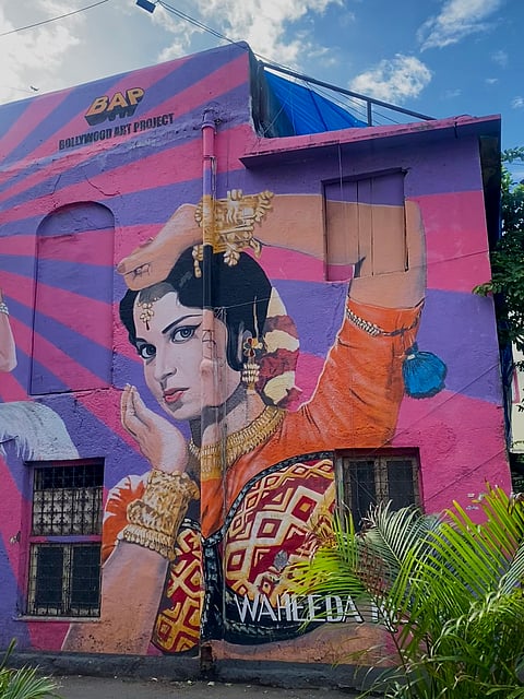 A mural depicting Waheeda Rehman from the film, Guide (Dir. Vijay Anand, 1965). Made by @bollywoodartproject on Instagram