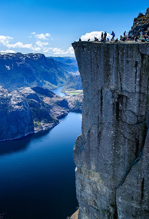 A sunny day on Preikestolen