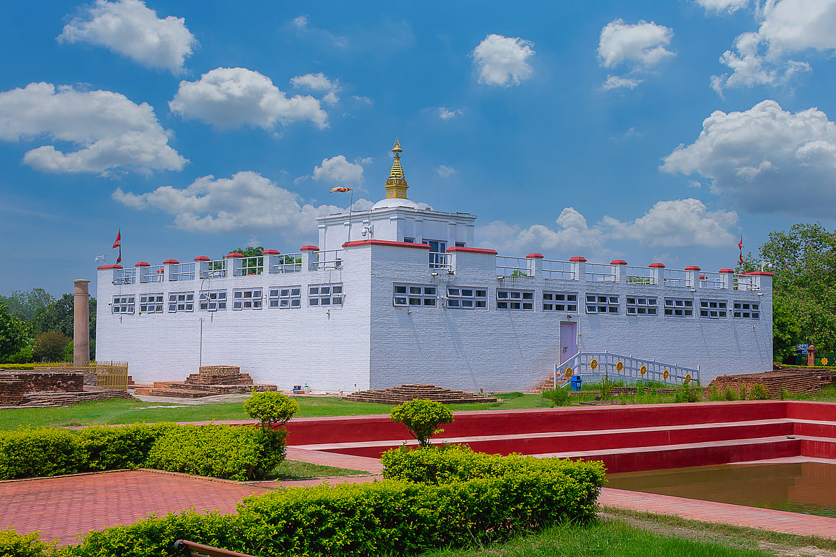 Shutterstock : Maya Devi Temple in Lumbini, Nepal